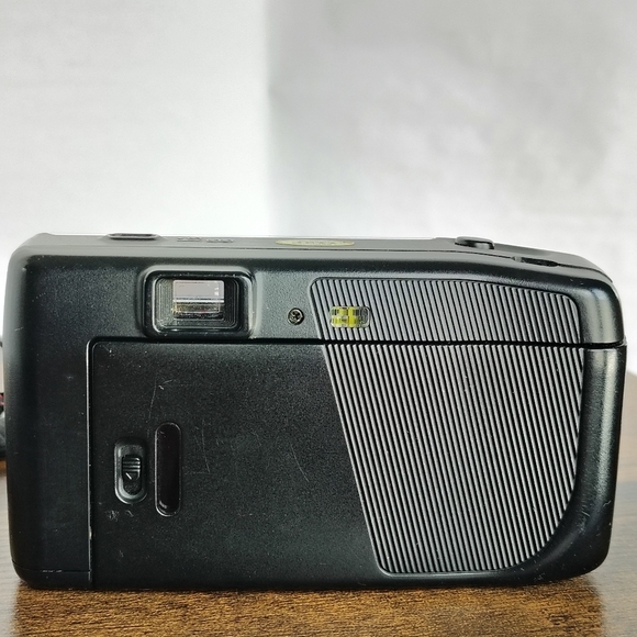 Nikon One Touch 100 35mm Film Point & Shoot Camera VTG 80s Untested - Picture 7 of 17